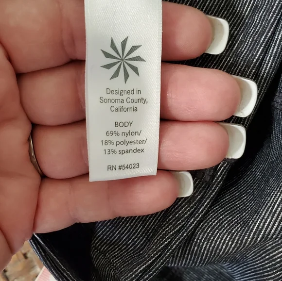 Athleta/ Gray Capri Leggings - Picture 6 of 7